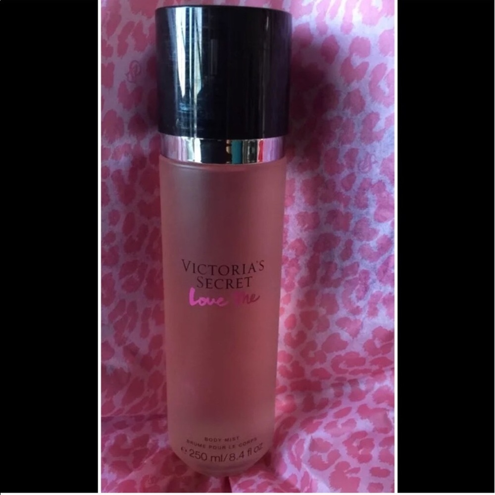 Victoria Secret Love 💕 Me